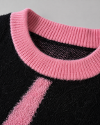 Women's Graphic Knit Sweater - Heart Streetwear