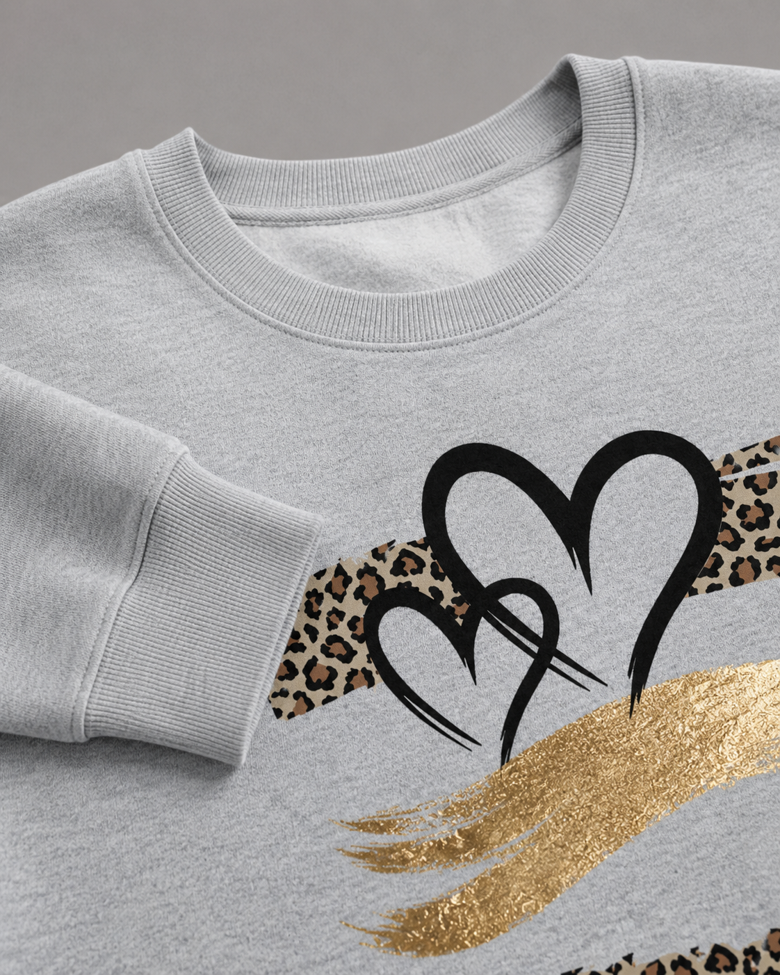 Women's Heart Leopard Sweatshirt - Drop Shoulder